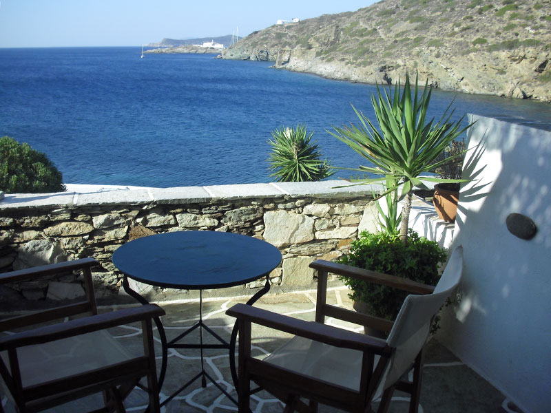 Les chambres et les studios Aperanto dans Faros à Sifnos