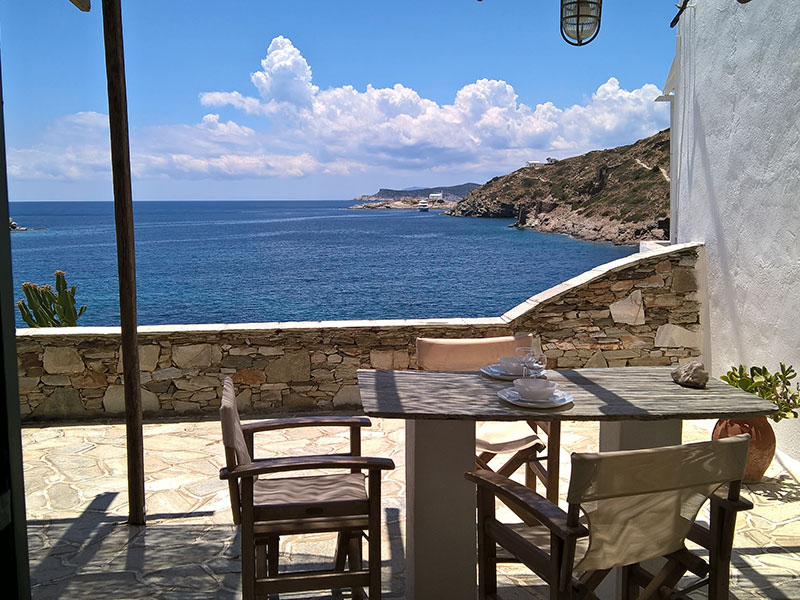 Les chambres et les studios Aperanto dans Faros à Sifnos